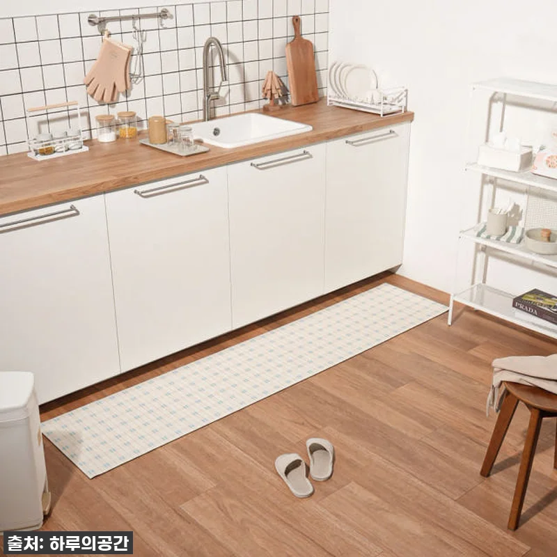 하루의공간 설렘 주방 매트, 이 가격 실화?! 직접 써보니 주방 인테리어 끝판왕 등극! 17 하루의공간 설렘 주방 매트, 이 가격 관련 이미지 7