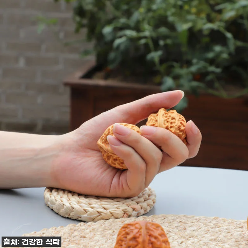 🔥 품절임박! 손바닥지압 나무 호두 손지압볼, 제 인생템 등극 찐후기! 9 🔥 품절임박! 손바닥지압 나무 호두 관련 이미지 1