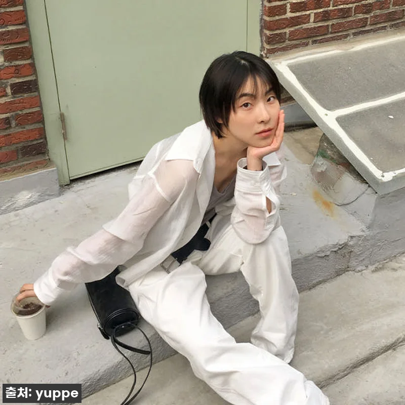 여름부터 가을까지 쭉! 찐 인플루언서의 "엽페 소프트 오버 셔츠 화이트" 솔직 리뷰 (ft. 31% 할인 꿀팁) 11 여름부터 가을까지 쭉! 찐 인플루언서 관련 이미지 4