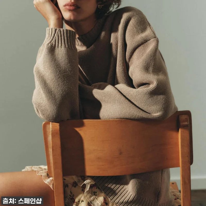 자라 오버사이즈 라운드넥 베이지 니트 관련 이미지 4