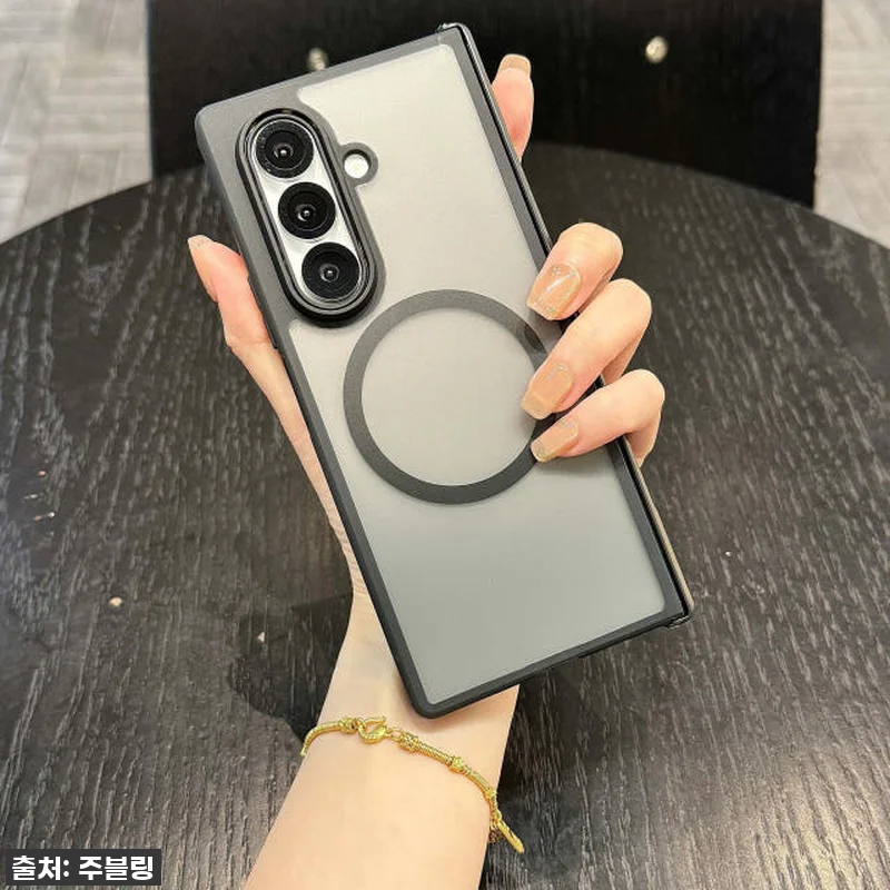 갤럭시Z 폴드7 맥세이프 힌지보호 케 관련 이미지 2