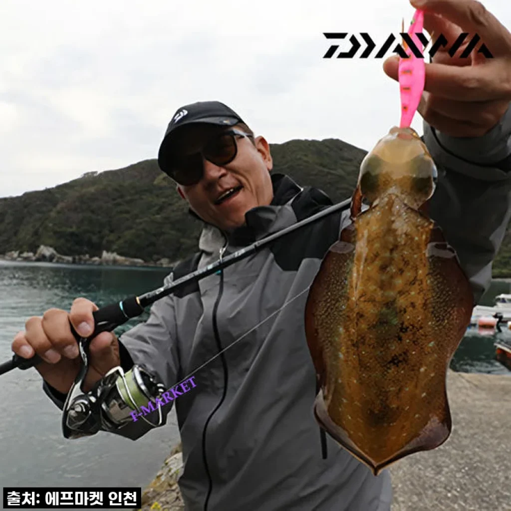 무늬오징어 낚시, 이젠 '다이와 에메랄다스 스토이스트 ST 73L-S'로 섬세함의 극치를 경험하다!